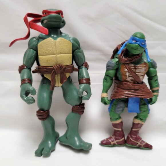 Lot of 5 Teenage Mutant Ninja Turtles and Splinter Action Figures - Picture 2 of 10